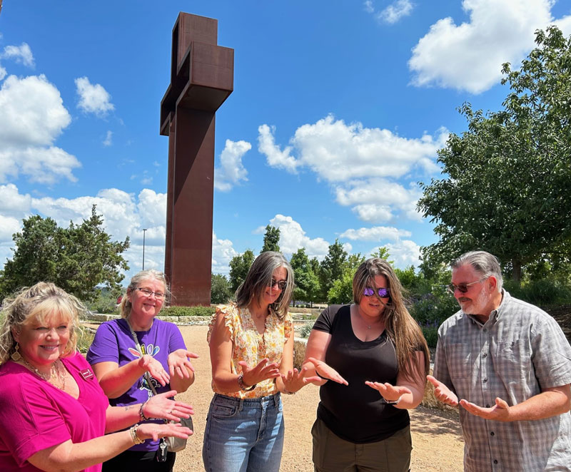Some visitors have experienced miracles at this art park, including the sudden appearance of tiny, sparkling glitter particles on the hands, faces, and clothing. 